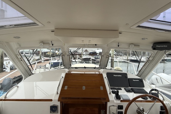 Whisper 40ft MJM Yacht For Sale