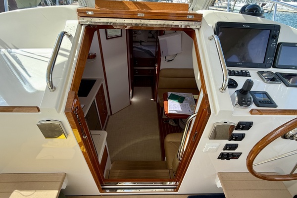 Whisper 40ft MJM Yacht For Sale