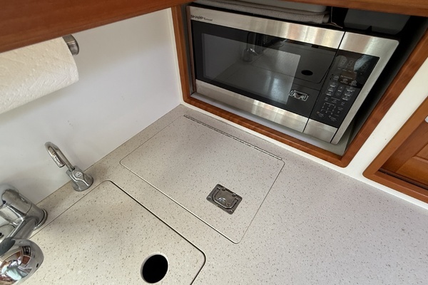 MJM 40z Yacht For Sale