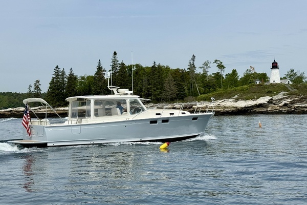 40-ft-MJM-2016-40z-Whisper Boothbay Harbor Maine United States  yacht for sale