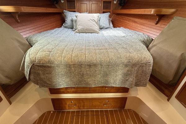 Whisper 40ft MJM Yacht For Sale