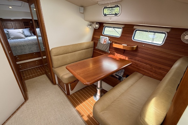 Whisper 40ft MJM Yacht For Sale