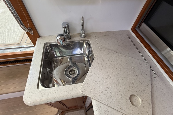 Whisper 40ft MJM Yacht For Sale