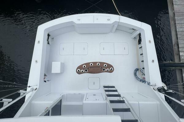 Hatteras SF Down Time - Cockpit
