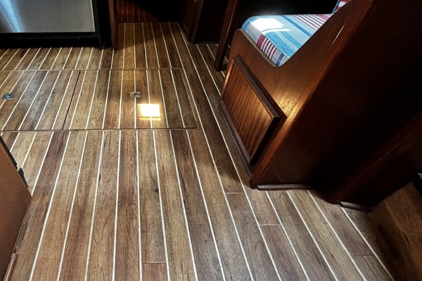 CURRENSEA 53ft Hatteras Yacht For Sale