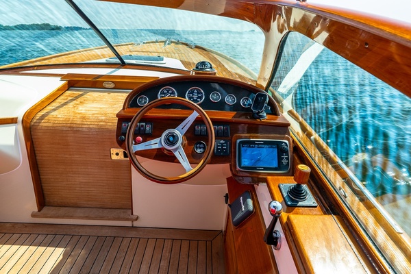 WHISKEY TANGO 29ft Hinckley Yacht For Sale