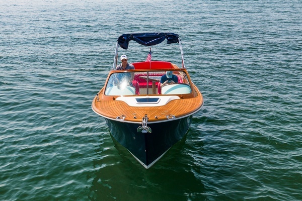 2005 Hinckley 29