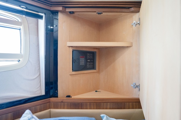 Azimut Magellano 50 Yacht For Sale