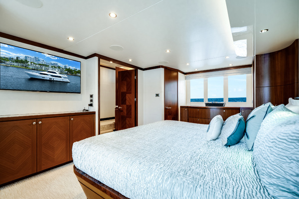 Ocean Alexander 90 SKY LOUNGE Yacht For Sale