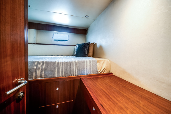 2016Ocean Alexander 90 ft 90 SKY LOUNGE