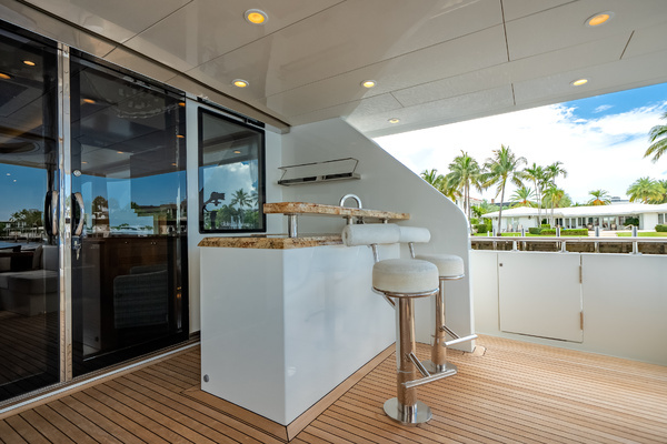 2016 Ocean Alexander 90