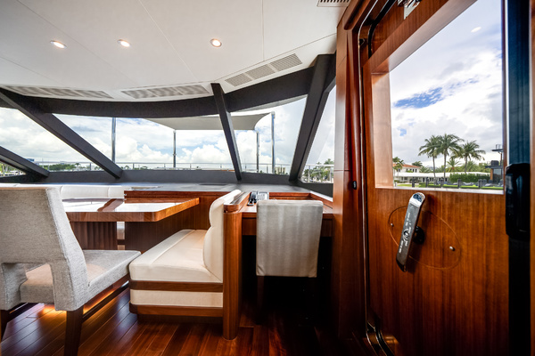 92ft Ocean Alexander Yacht For Sale
