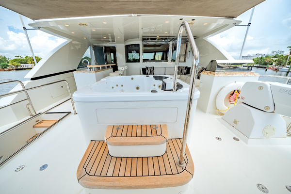 92ft Ocean Alexander Yacht For Sale