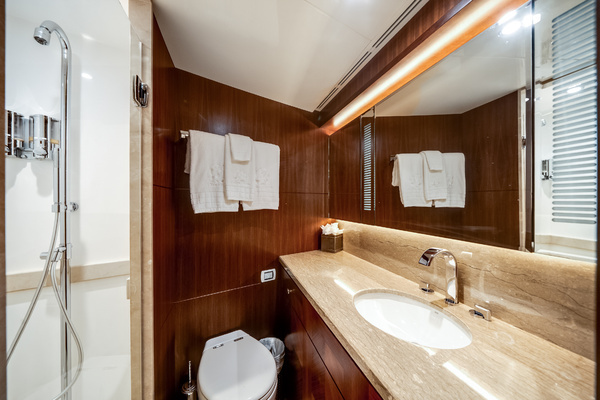 2016 Ocean Alexander 90
