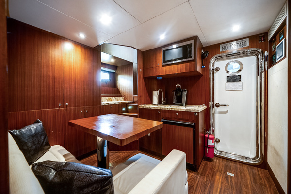 2016 Ocean Alexander 90