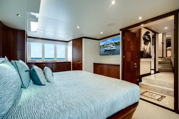 2016 Ocean Alexander 90