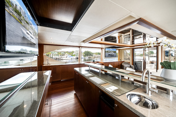 2016 Ocean Alexander 90