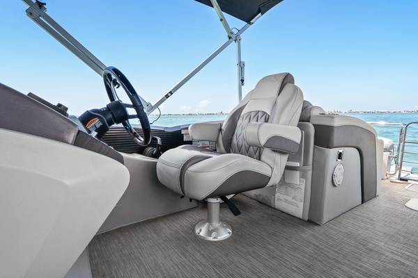 25ft Bennington Yacht For Sale