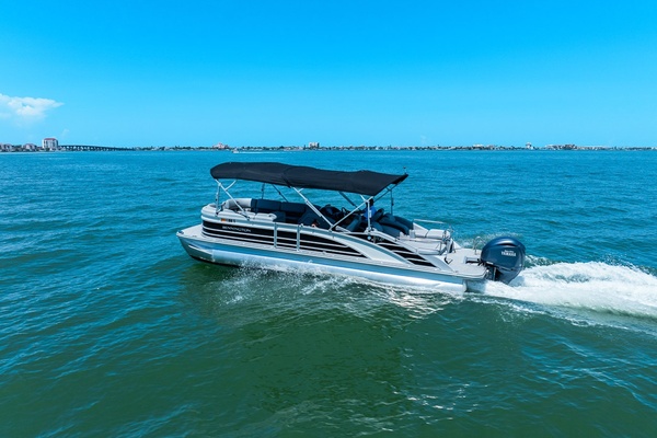 25ft Bennington Yacht For Sale