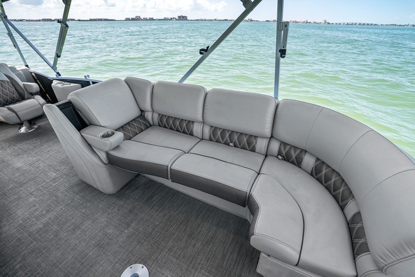 25ft Bennington Yacht For Sale
