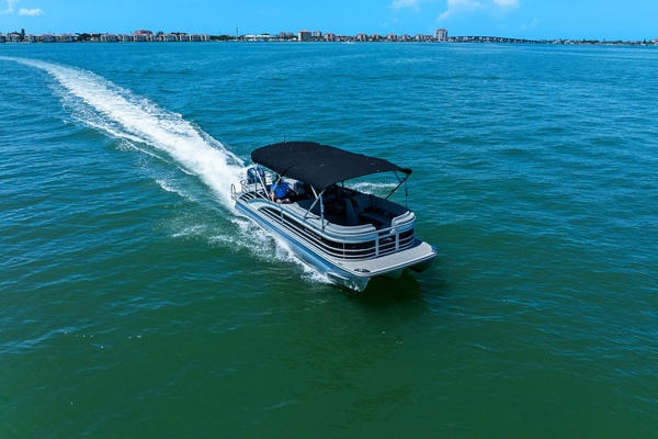 25ft Bennington Yacht For Sale