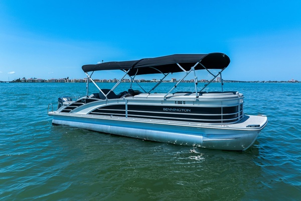 25ft Bennington Yacht For Sale