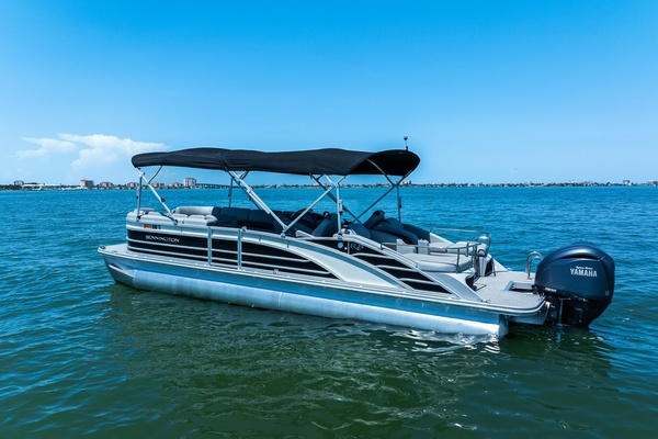 25ft Bennington Yacht For Sale