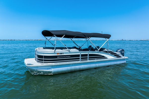 25ft Bennington Yacht For Sale