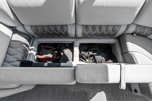25ft Bennington Yacht For Sale
