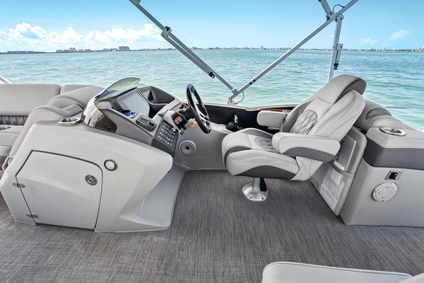 25ft Bennington Yacht For Sale