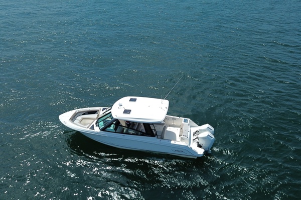 33ft Boston Whaler Yacht For Sale