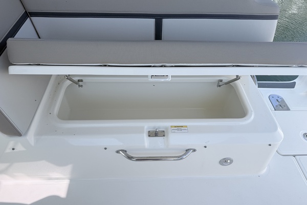 33ft Boston Whaler Yacht For Sale