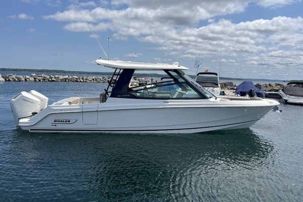 33-ft-Boston Whaler-2025-330 Vantage- Charlevoix Michigan United States  yacht for sale