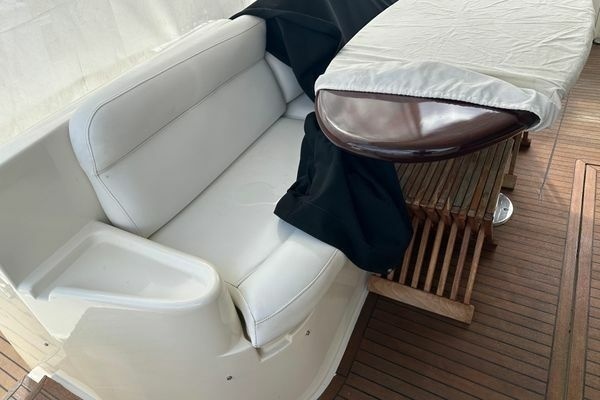 2004 Azimut 55