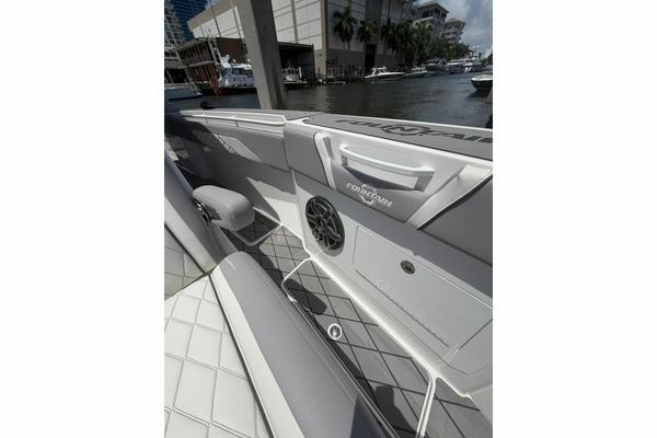 Fountain 38 SCX Yacht For Sale