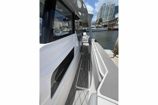 38ft Fountain Yacht For Sale