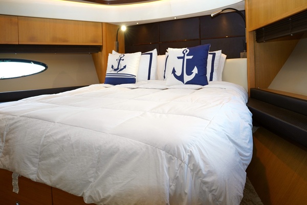 ROUND MIDNIGHT 72ft Princess Yacht For Sale