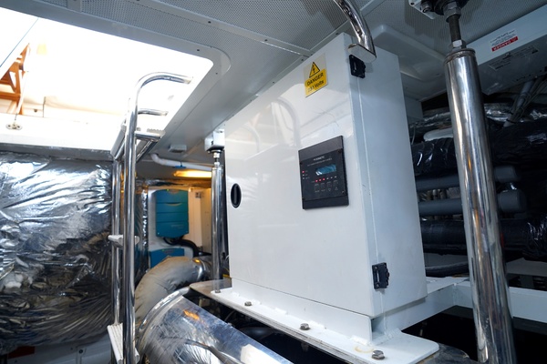 ROUND MIDNIGHT 72ft Princess Yacht For Sale