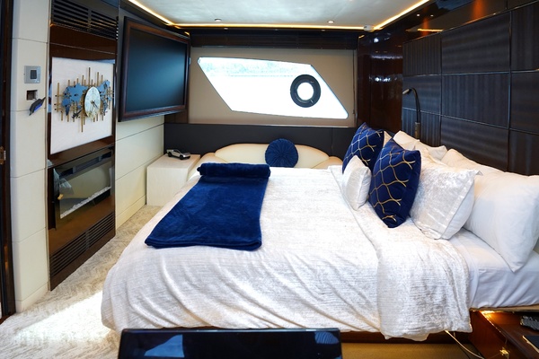 ROUND MIDNIGHT 72ft Princess Yacht For Sale