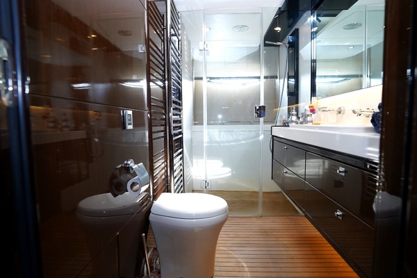Princess V72 Yacht For Sale
