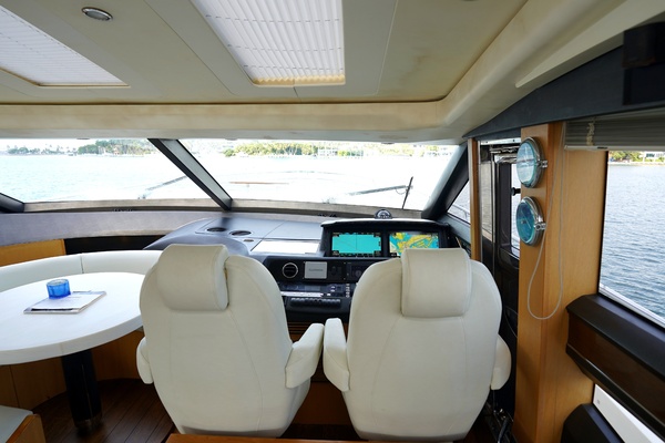 ROUND MIDNIGHT 72ft Princess Yacht For Sale