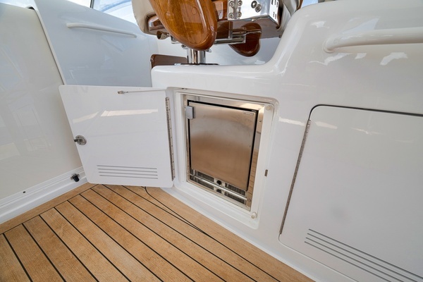 Hatteras GT45X Yacht For Sale