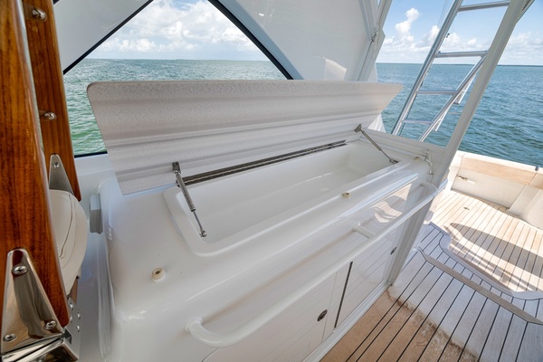 Poco a Poco 45ft Hatteras Yacht For Sale