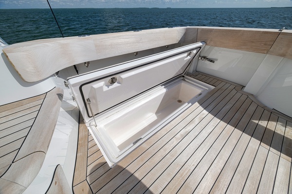 Poco a Poco 45ft Hatteras Yacht For Sale