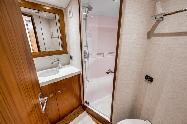 Poco a Poco 45ft Hatteras Yacht For Sale