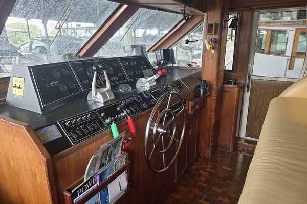 50ft Chris Craft Yacht For Sale
