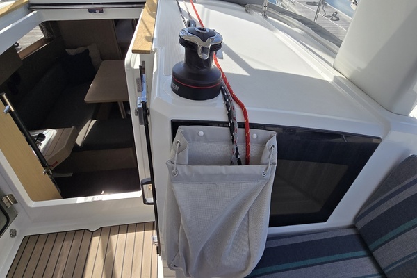 SUMMERPLACE 38ft Beneteau Yacht For Sale