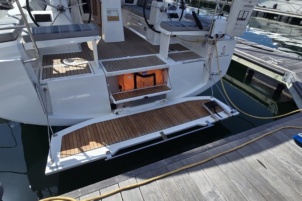 SUMMERPLACE 38ft Beneteau Yacht For Sale