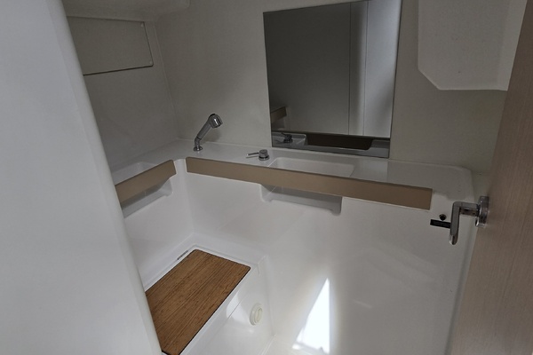 SUMMERPLACE 38ft Beneteau Yacht For Sale