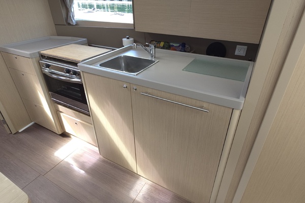 SUMMERPLACE 38ft Beneteau Yacht For Sale